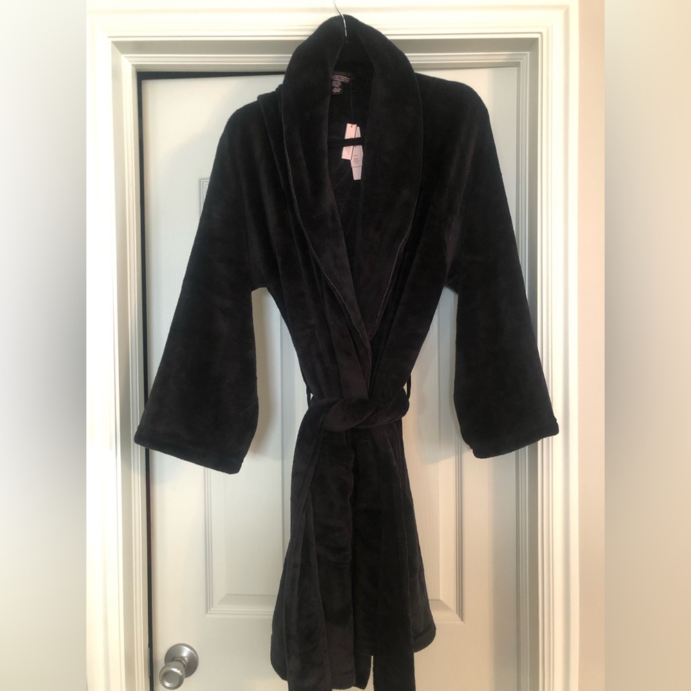 Victoria’s Secret Black Robe / NWT / Short Cozy Black Robe